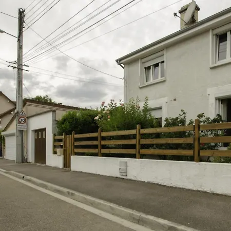 Saint-julien-les-villas, 3 Pieces, 5 Personnes - Fr-1-543-215 Casa de Férias Saint-Julien-les-Villas