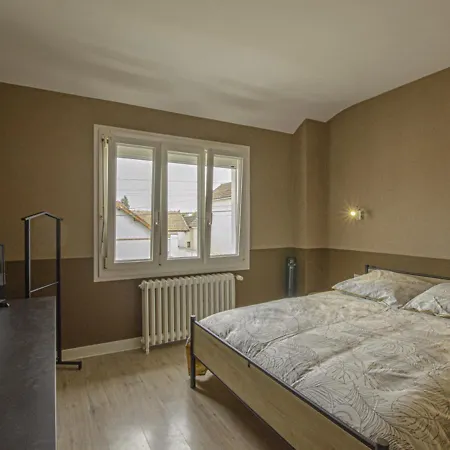 Saint-julien-les-villas, 3 Pieces, 5 Personnes - Fr-1-543-215 *